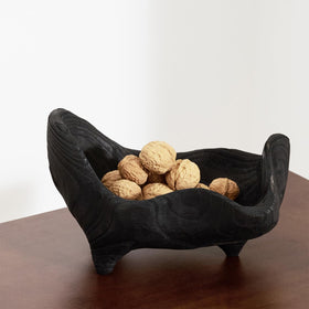DN DECONATION oak wood black bowl with three feet for stable display.