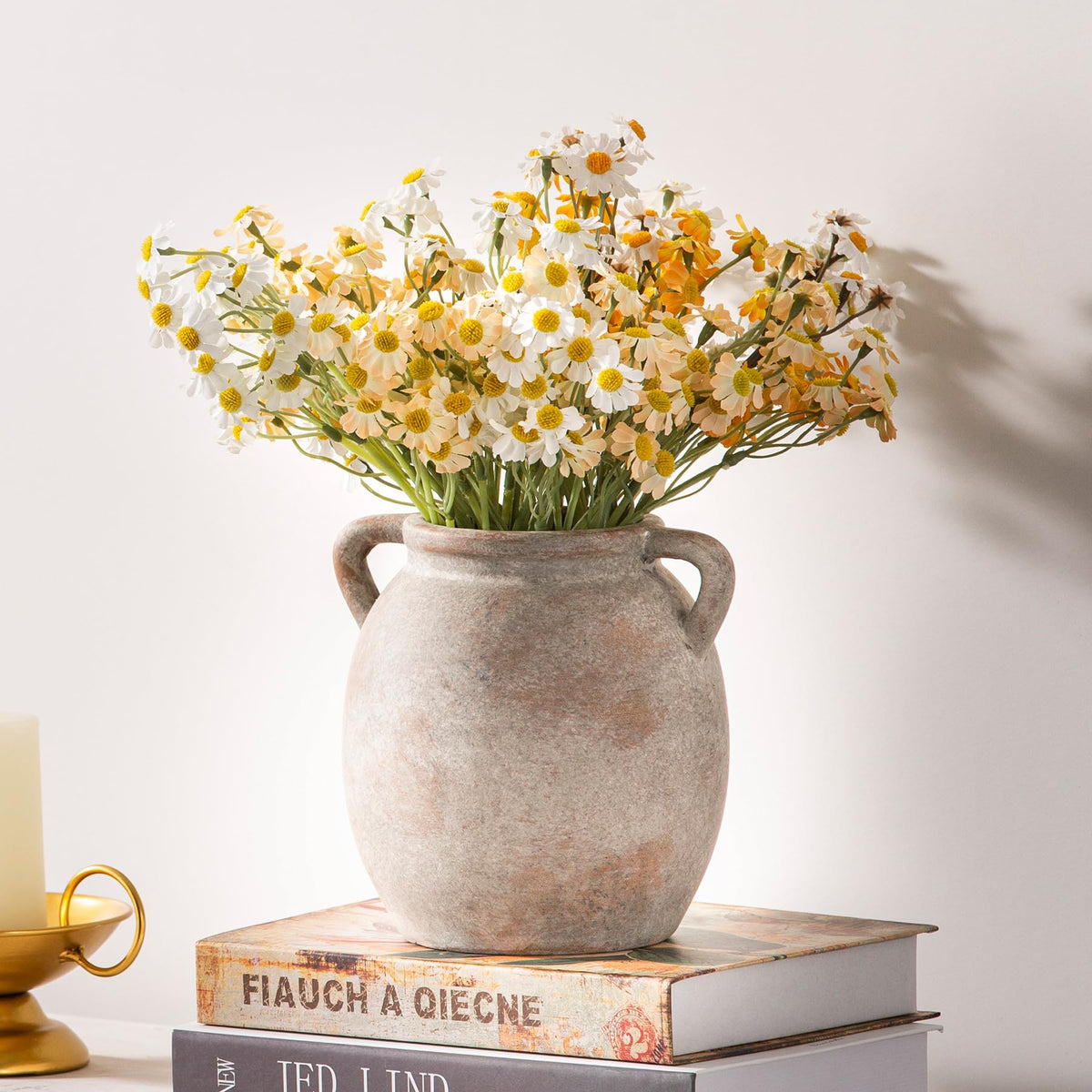 Dobbyby small vase fits desks or bathrooms for compact decor