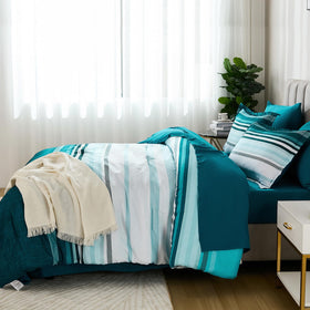 Dobuyly Teal Queen flat sheet displays a smooth microfiber surface