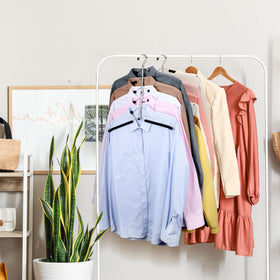 DOIOWN multi-clothes hanger capacity supports 12-piece setups for bulk laundry days