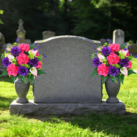 Dolicer all-year memorial flowers suit holidays and anniversaries with reverent beauty.