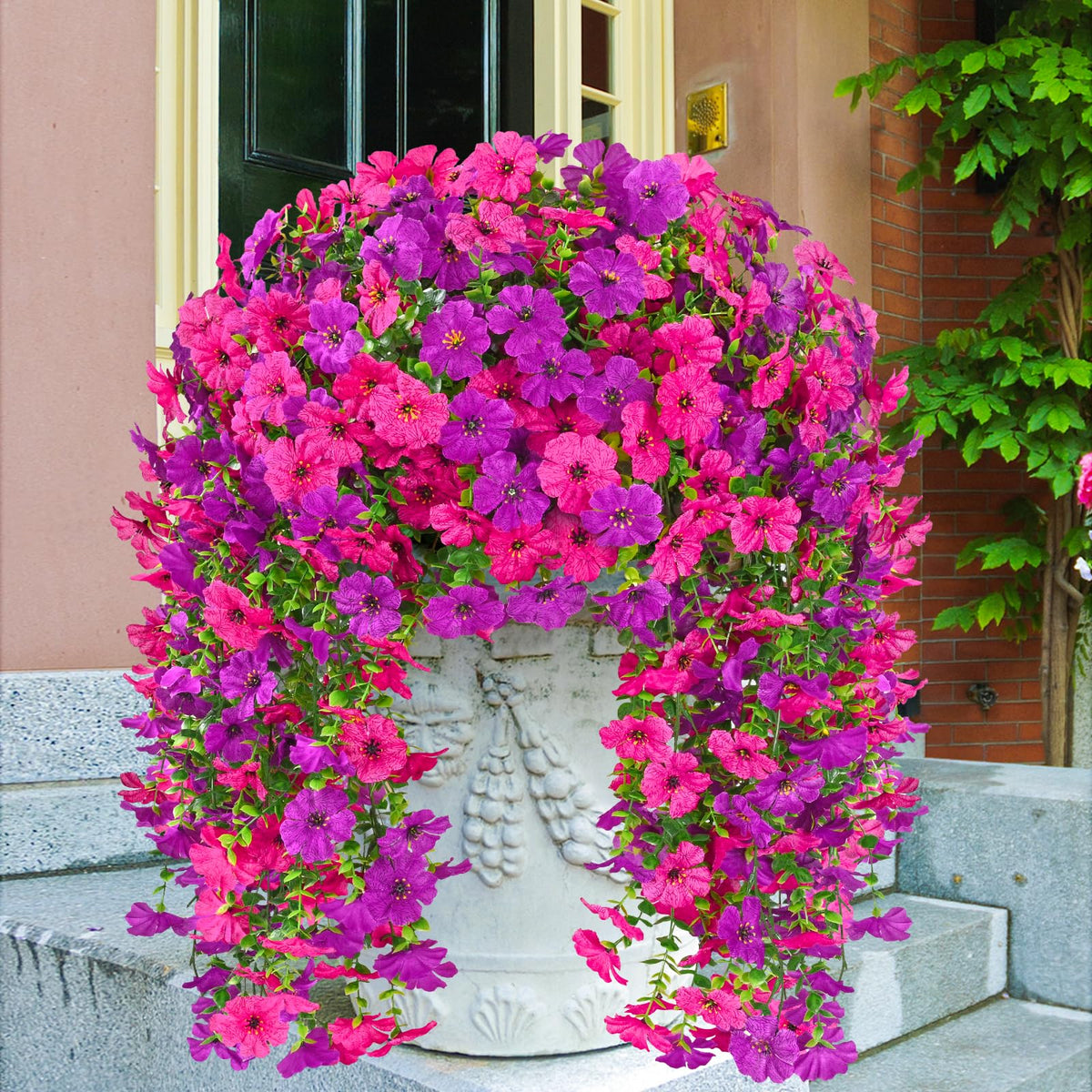 Dolicer UV resistant artificial flowers withstand sun and wind.