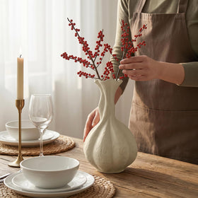 DOWAN vase with waterproof interior supports fresh floral arrangements