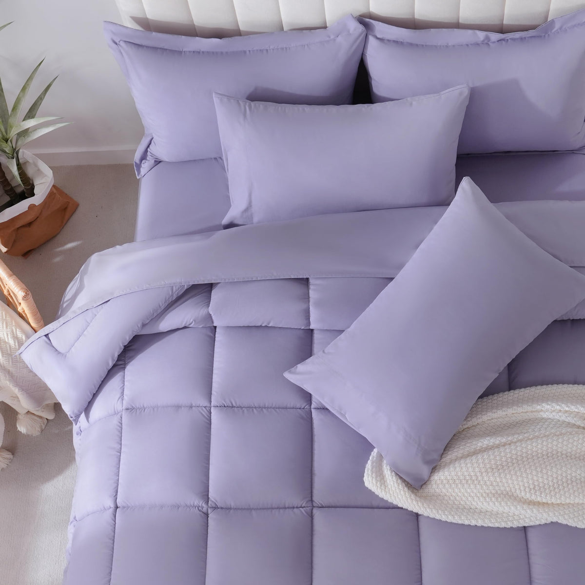DOWNCOOL 7pc set includes flat sheet, fitted sheet, and pillowcases.