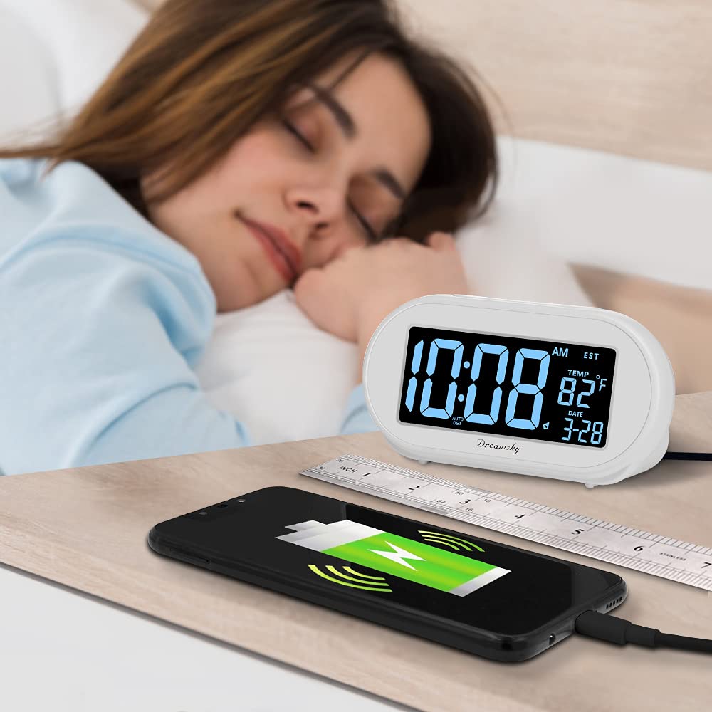DreamSky clock featuring backup battery to preserve settings.