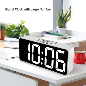 DreamSky easy operation buttons simplify time and alarm setup