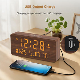 DreamSky clock shows room temperature to help plan your environment