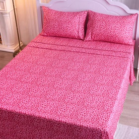Drozeeo color-fast bedding resists fading after multiple machine washes.