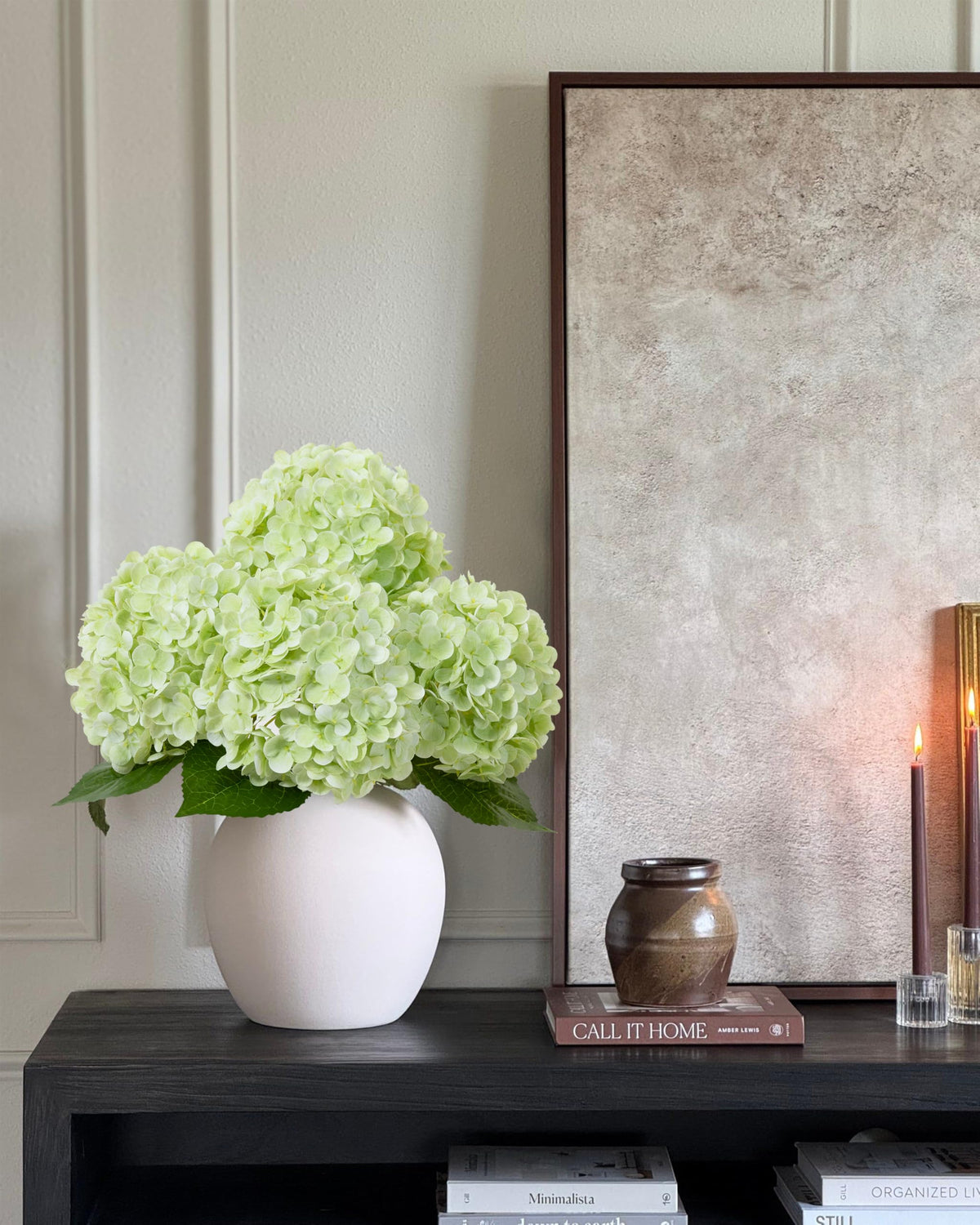 DuHouse hydrangea centerpiece shot, ideal for weddings and events.