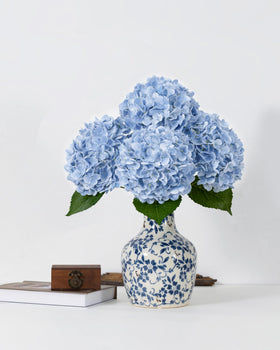 DuHouse wedding decor with blue hydrangea for romantic venues