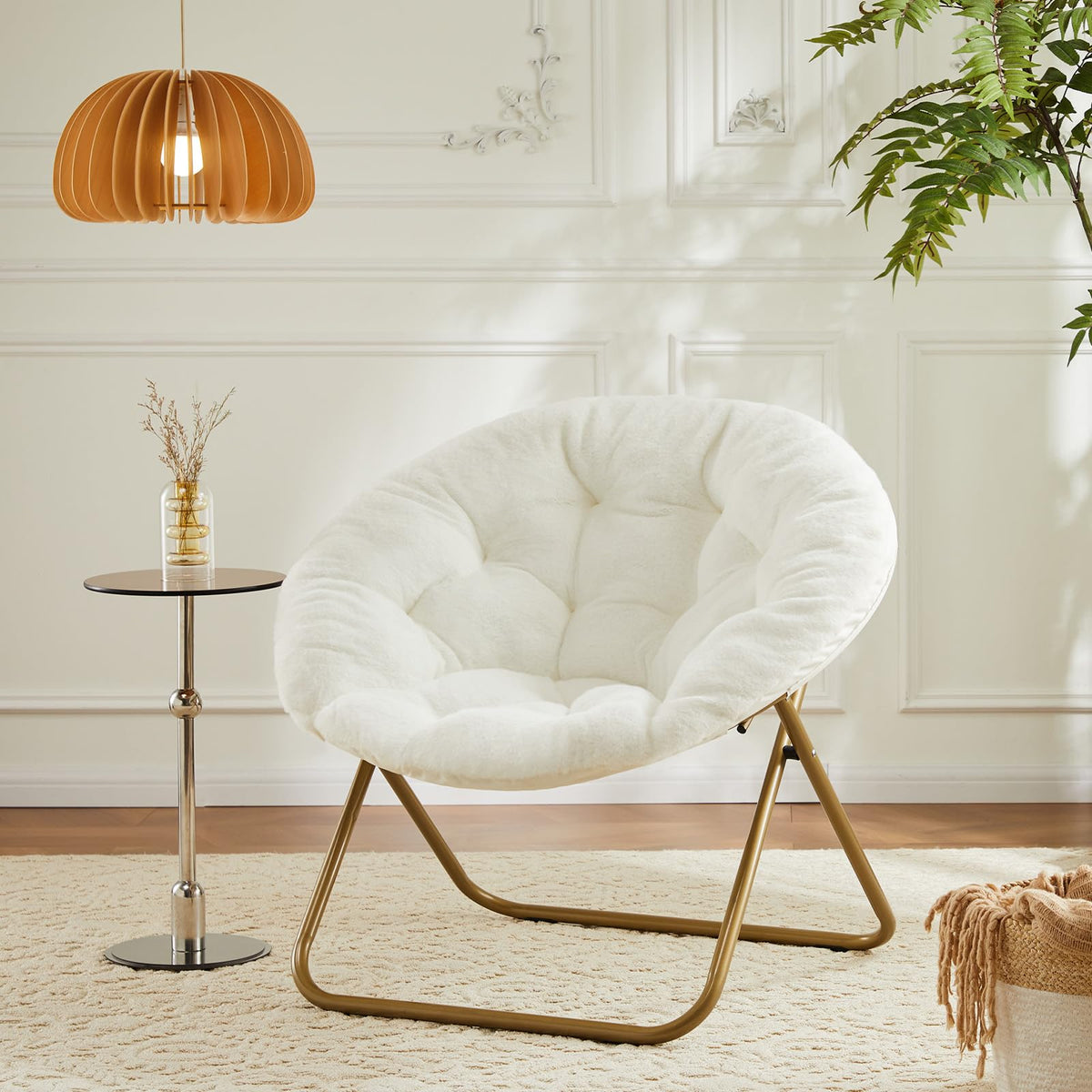 DUMOS Comfy Saucer Chair generous seat space encourages lounging.