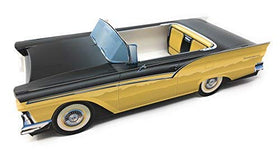Dunwoody Classic Cars convertible centerpieces add nostalgic charm to tables.