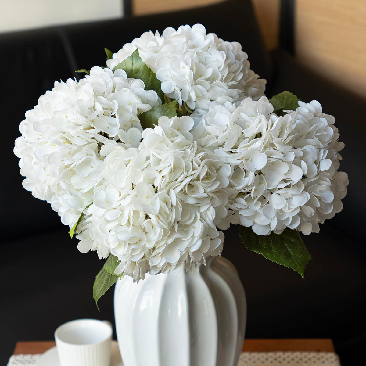 DUYONE 22-inch hydrangea closeup showing lifelike petals for elegant decor