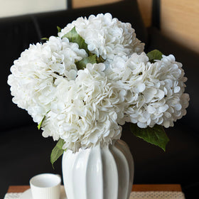 DUYONE 22-inch hydrangea closeup showing lifelike petals for elegant decor
