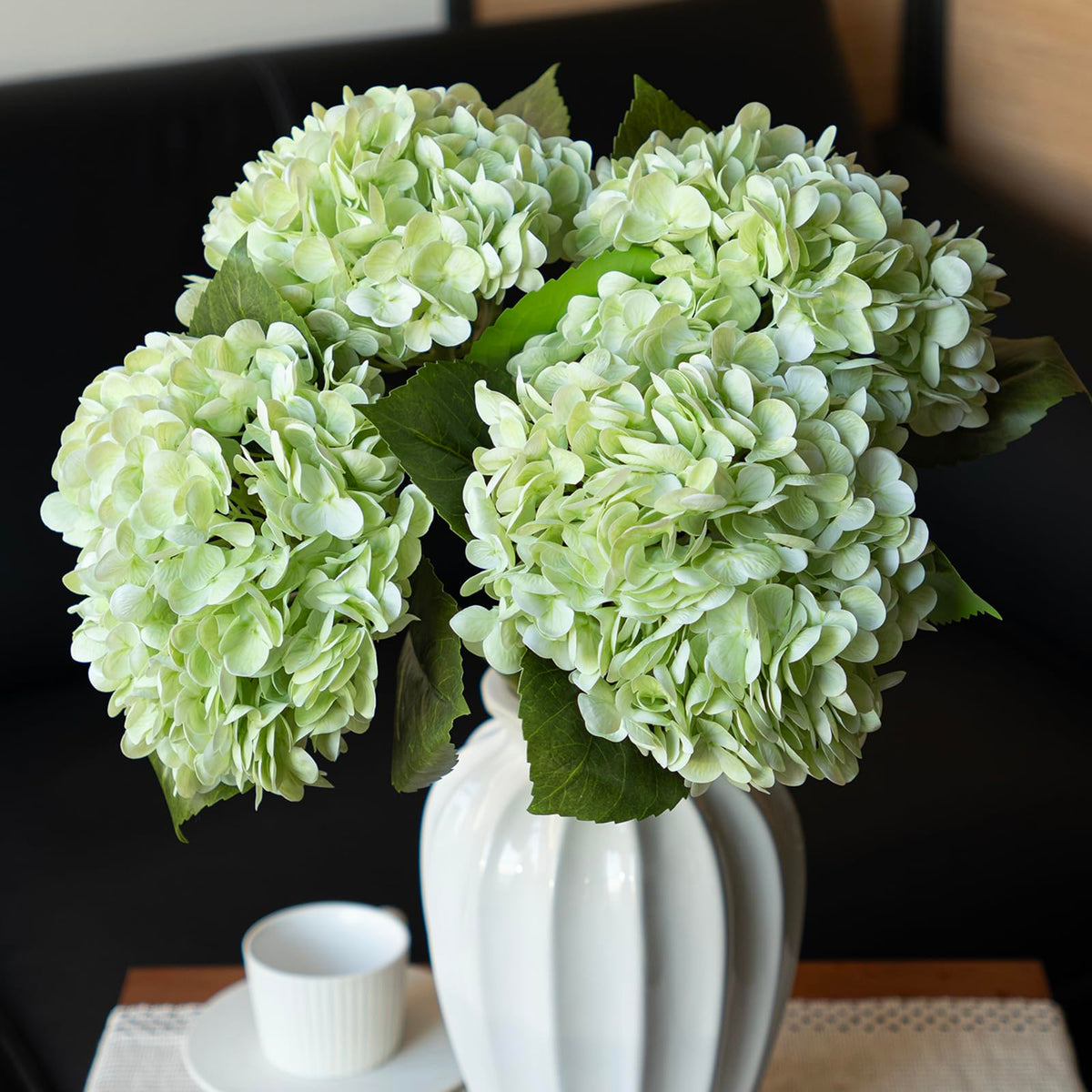 DUYONE 22-inch hydrangea bouquet for elegant centerpieces.