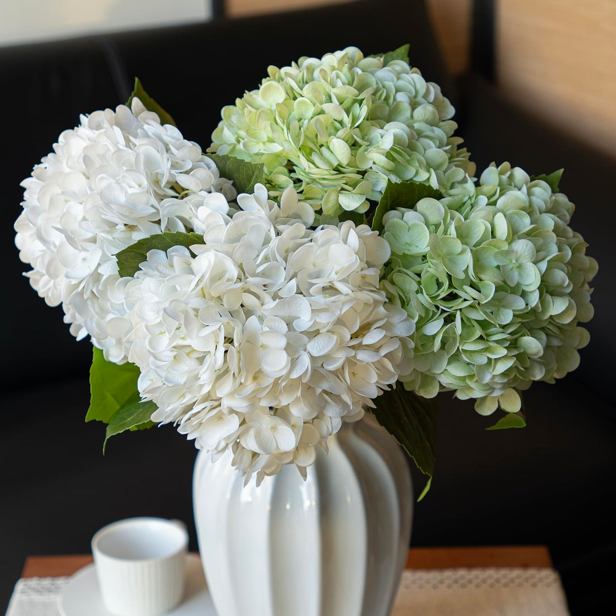 DUYONE centerpiece ideas with this bouquet elevate any setting.