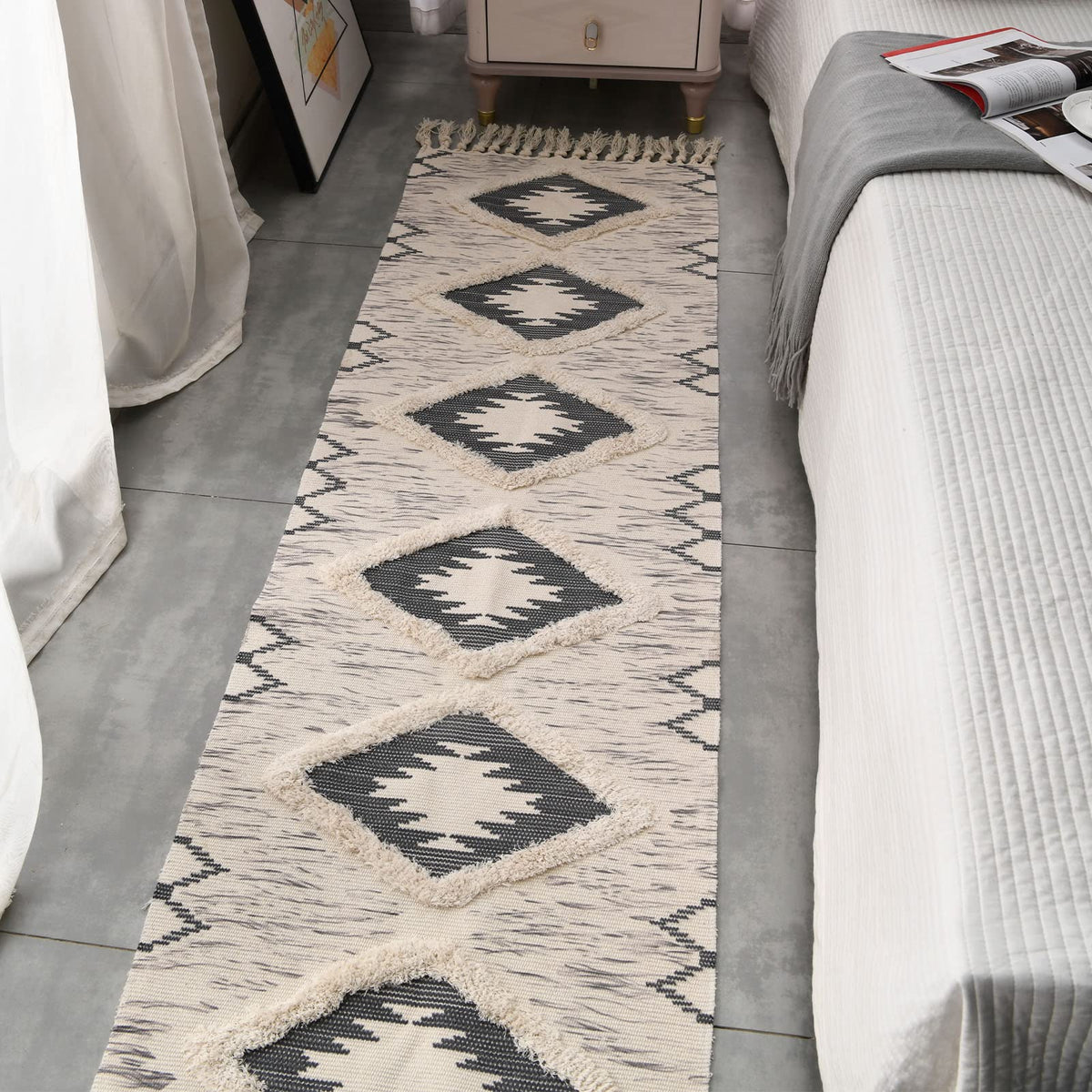 DXGJOKR non-slip rug pad backing secures runner in busy spaces.