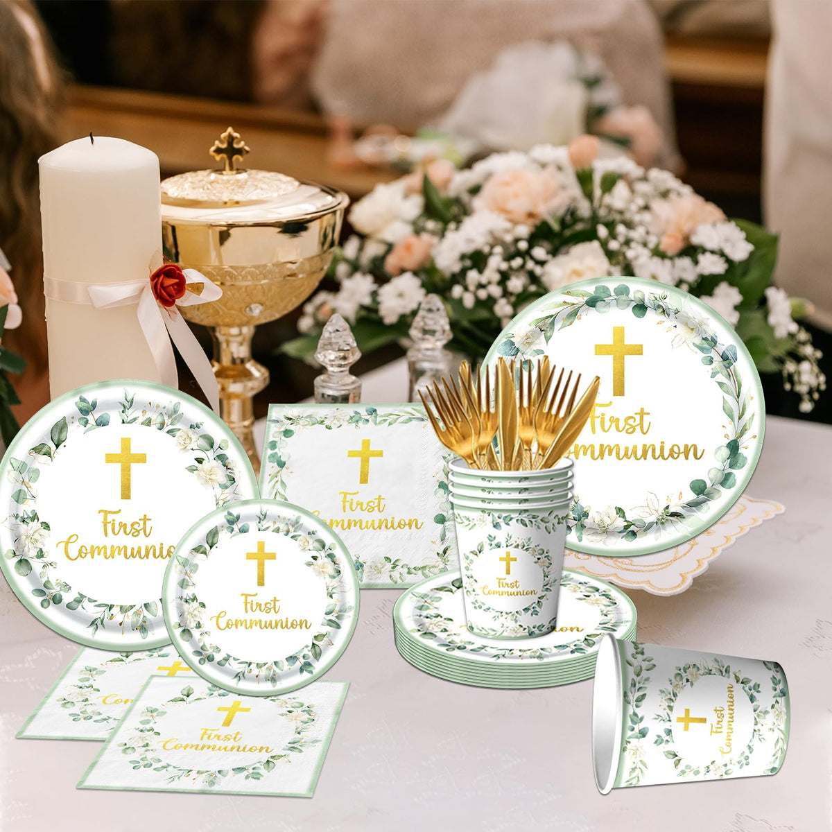 Dydamud First Communion green napkins add cohesive color and quick cleanup.