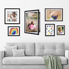 Dynamic Frames Li’l Davinci uses a bevel-cut mat for gallery presentation