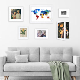 Dynamic Frames Li’l Davinci table stand enables standalone display.
