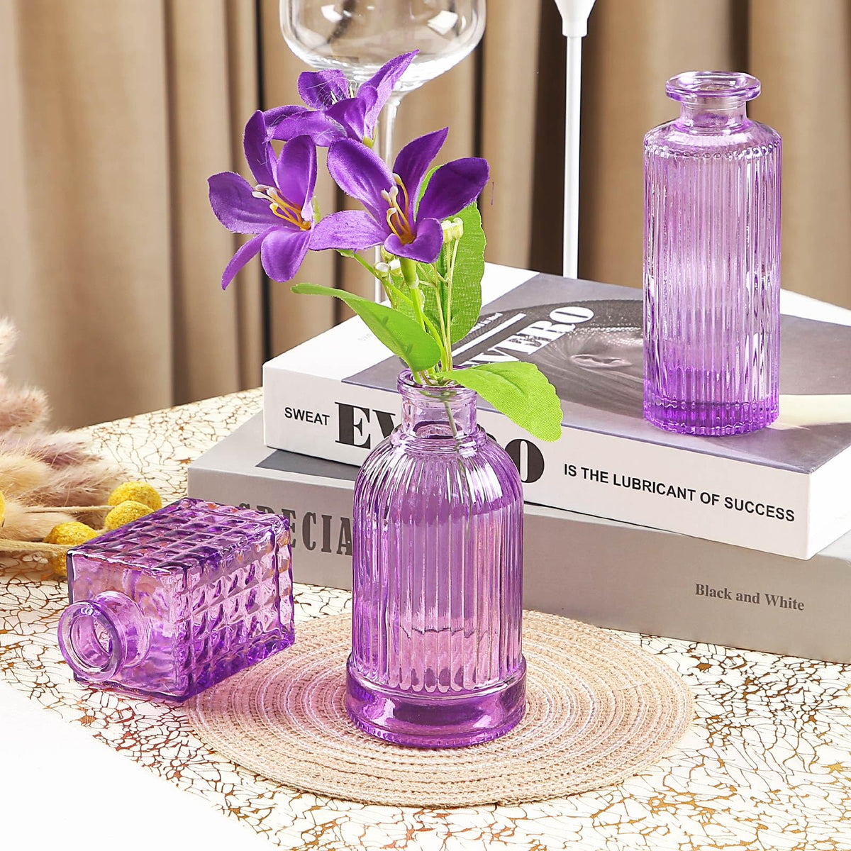 Earthgadgets versatile vase doubles as candle holder or diffuser.