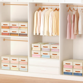 Easortm weekly-labels on drawers help families plan outfits efficiently.