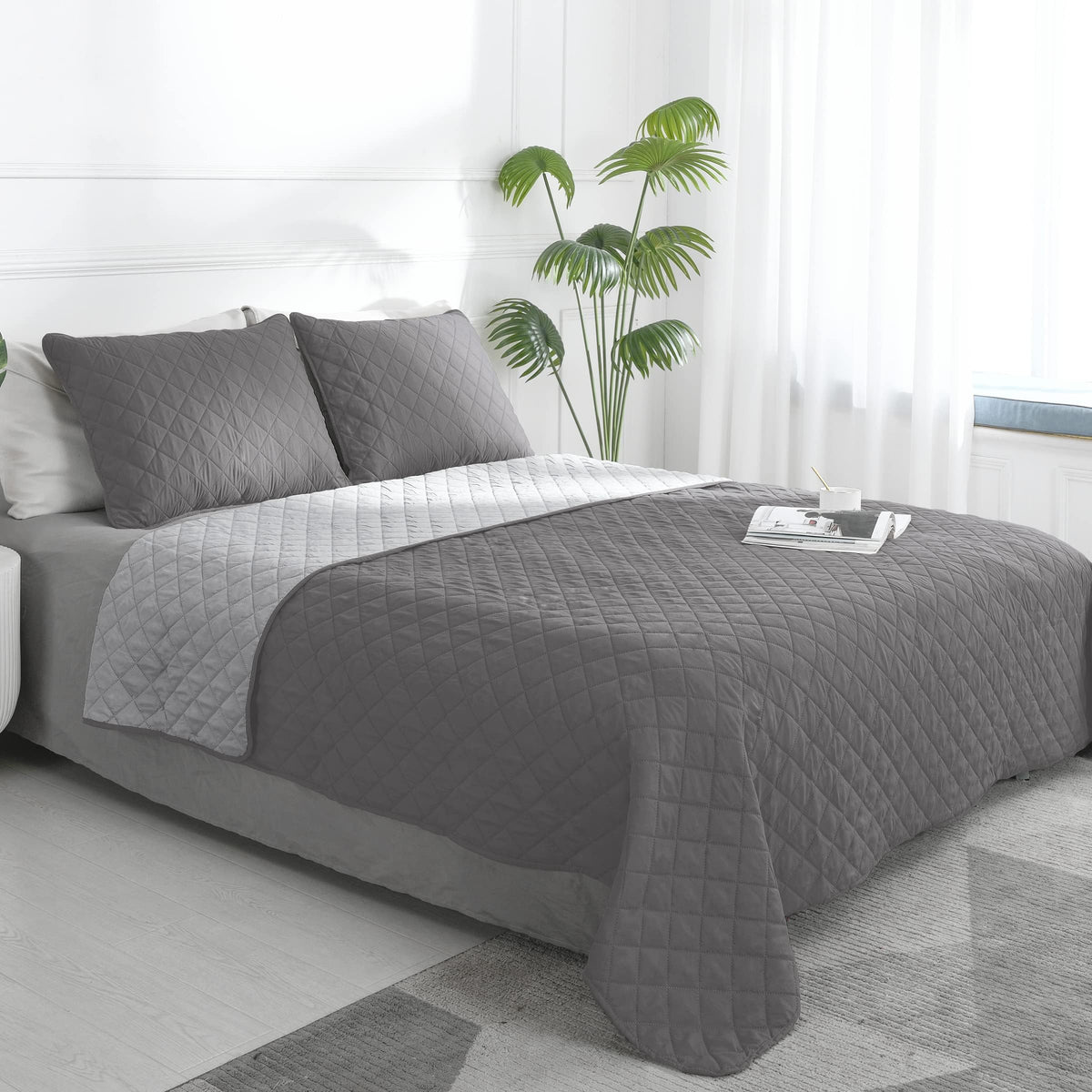 Easy-Going full-queen quilt set packaging ready for quick setup.
