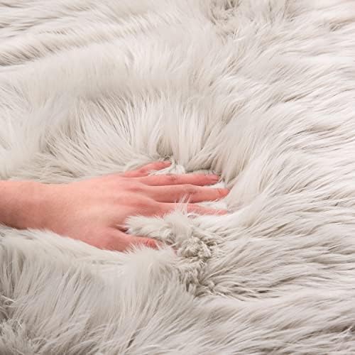 EasyJoy 7 cm velvet pile delivers plush feel in living room