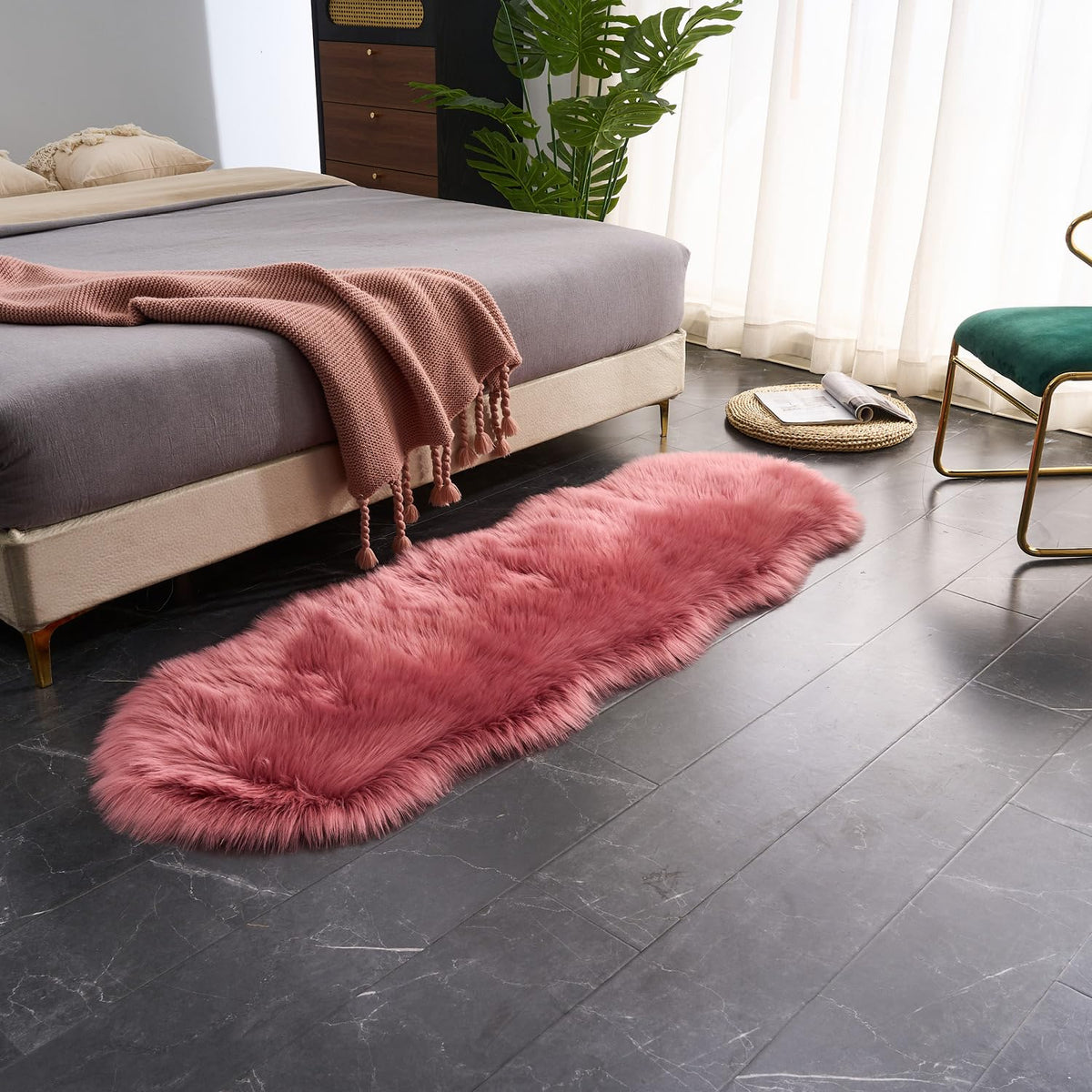 EasyJoy non-slip backing helps keep rug in place on wood floors.