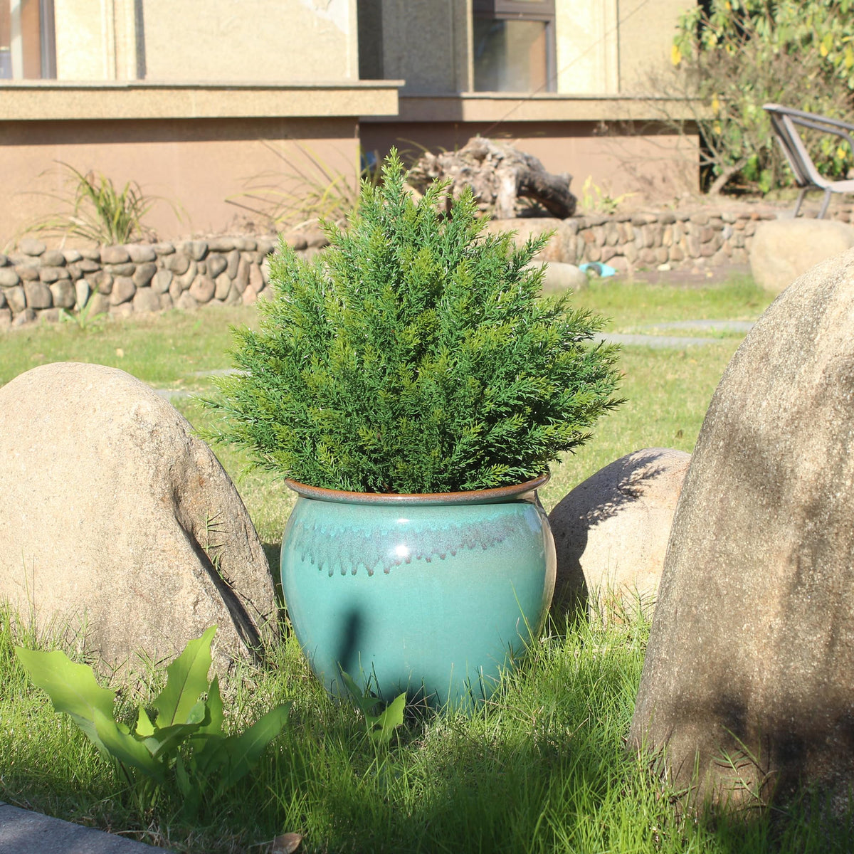 ECOLVANT topiary ball tree close-up shows lifelike PVC leaves for indoor decor