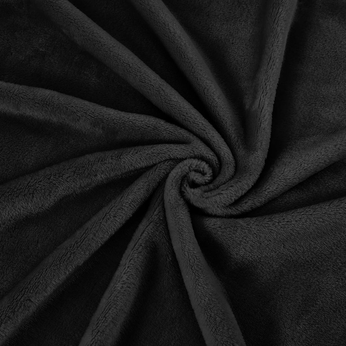 Edenleaf machine-washable blanket preserves color and softness after washing.