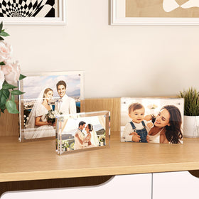 Egofine magnetic corner frames enable secure picture mounting.