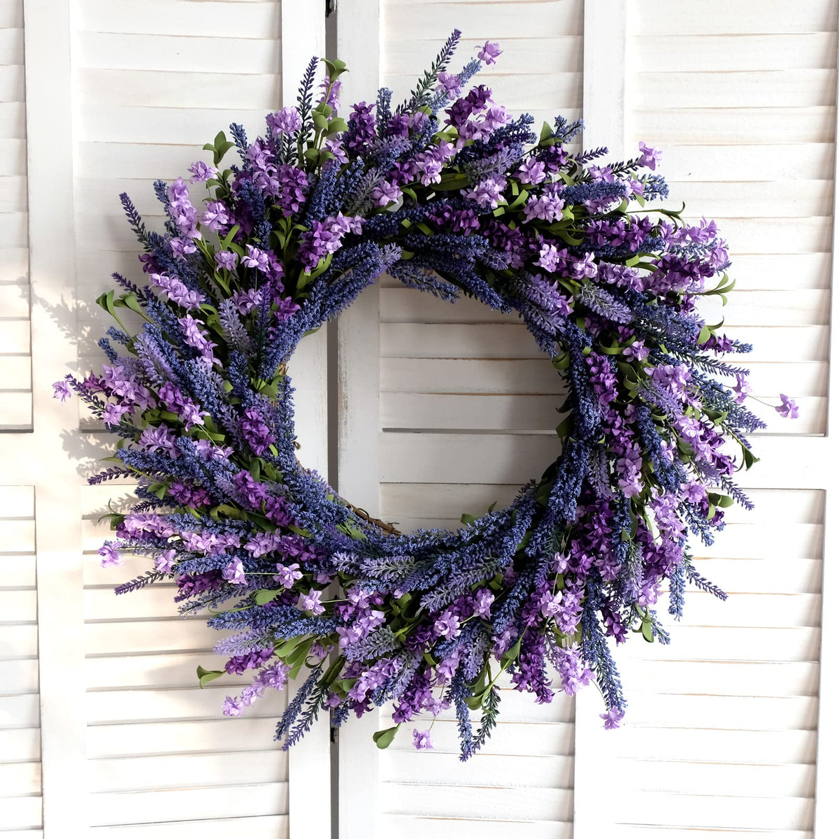 Egolot indoor-outdoor use lavender wreath suits year-round displays.