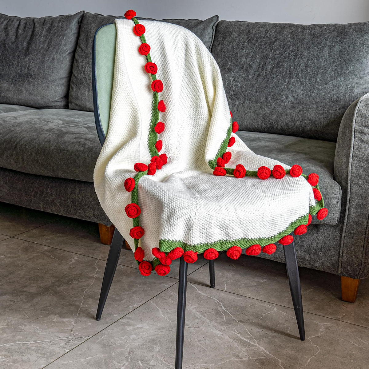 EIGHTOWN foldable floral art doubles as blanket and décor