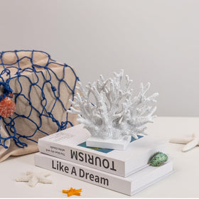 Elegondrar beach-theme centerpiece enhances table settings with subtle charm