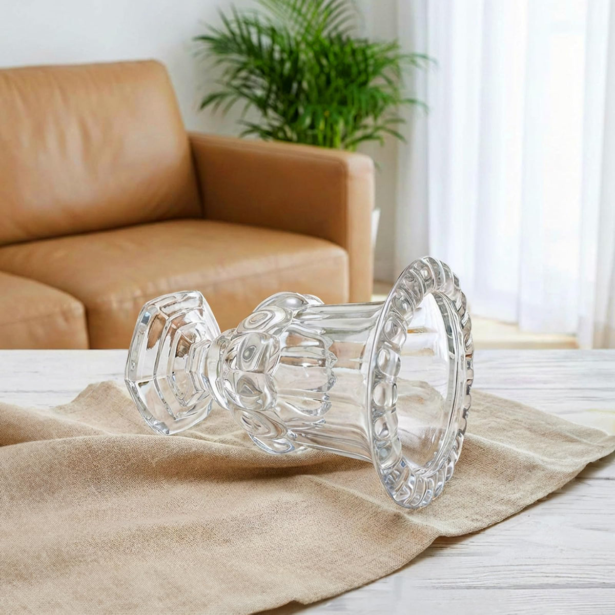 ELFULLY dining table centerpiece using the urn vase for gatherings.