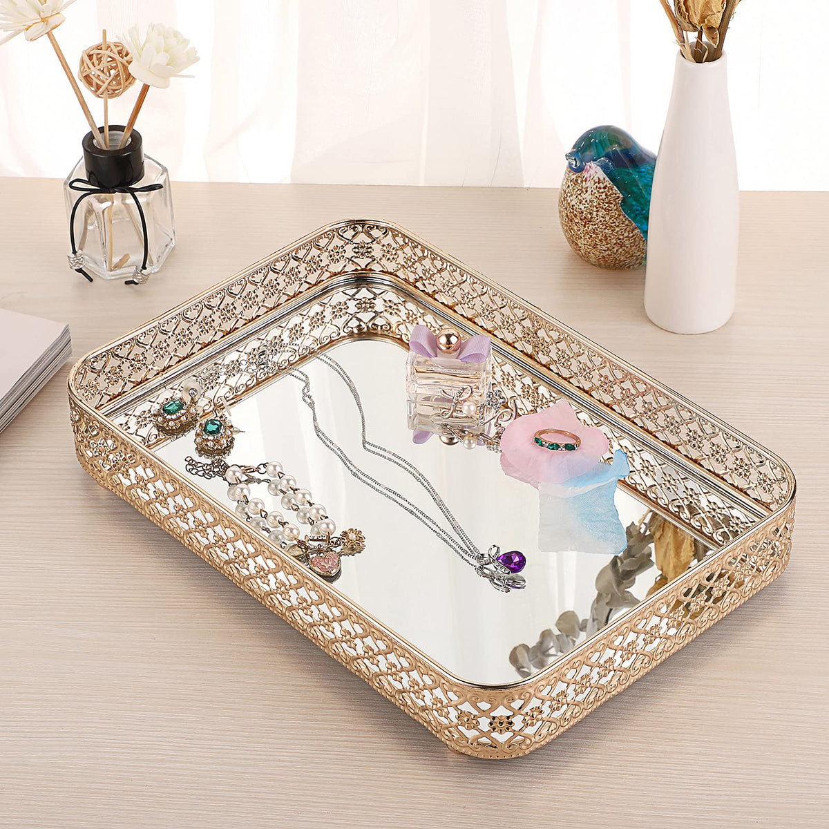 ELLDOO hollow-out pattern design provides stylish, decorative storage.