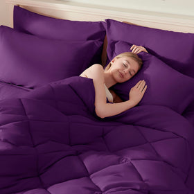 ELNIDO QUEEN geometric-pattern design adds contemporary flair to the bedding.