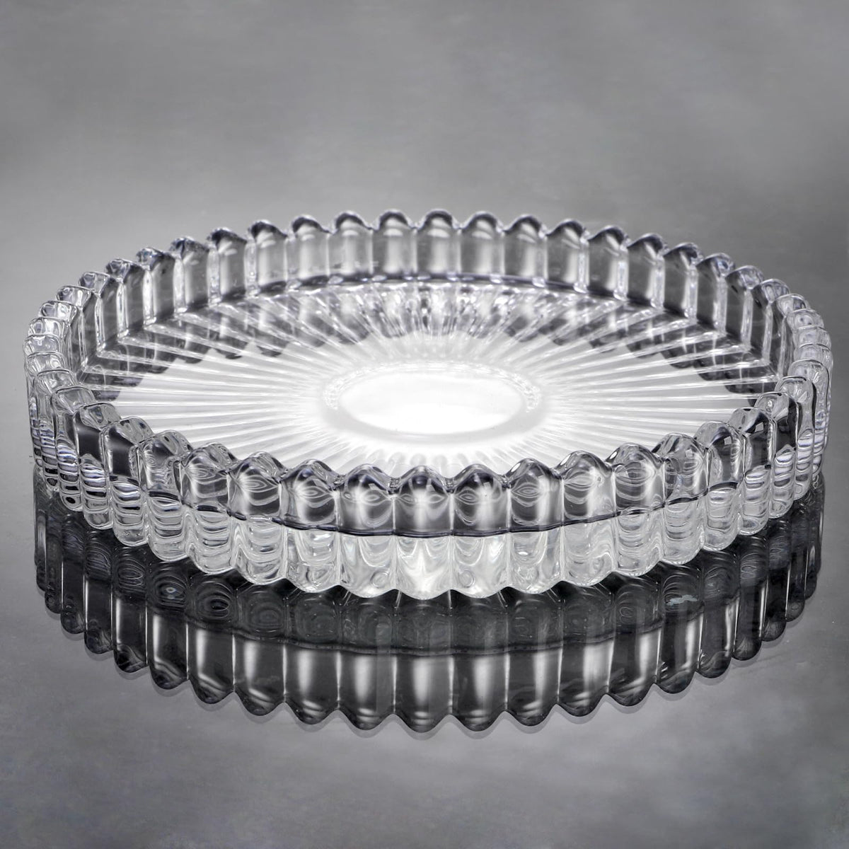 Elsjoy minimalist crystal design complements modern and traditional decors.