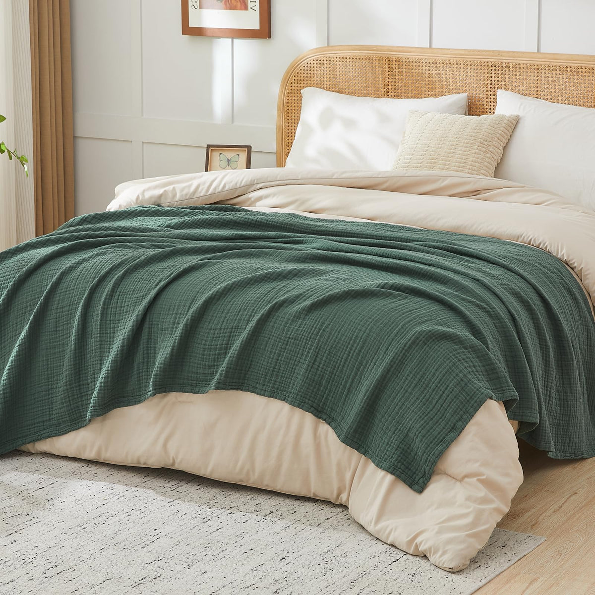 EMME blanket as crib cover provides gentle warmth.