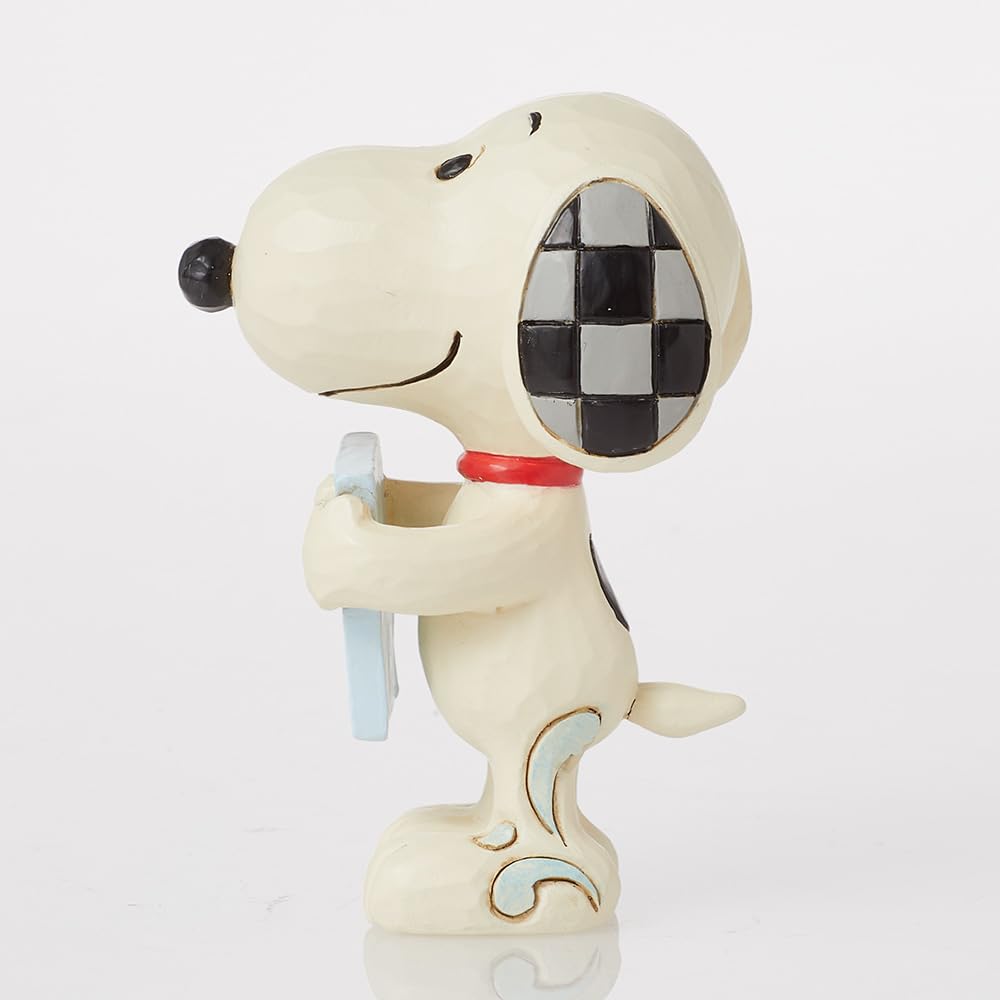 Enesco Snoopy box packaging ensures a gift-ready presentation.