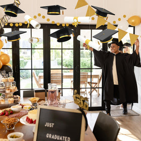 Epakh black and gold 3D cap design boosts graduation photos
