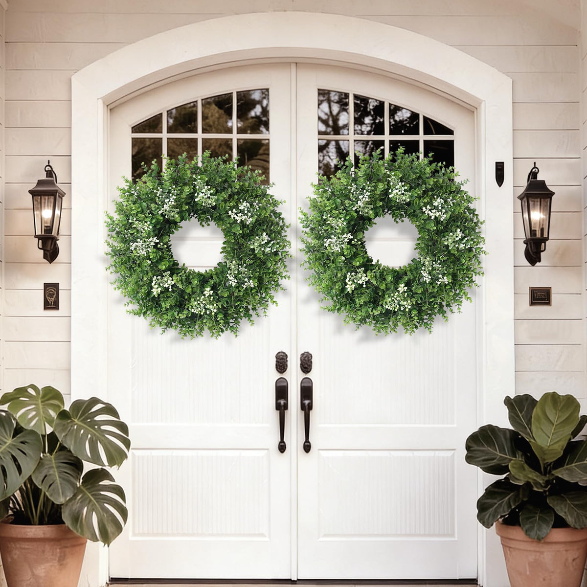 Eqanro wreath uses UV protection to maintain color longer.