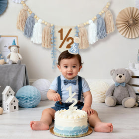 Ereniko baby party decorations kit for indoor or outdoor celebrations.