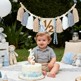 Ereniko photoshoot props for memorable half-year milestone photos.
