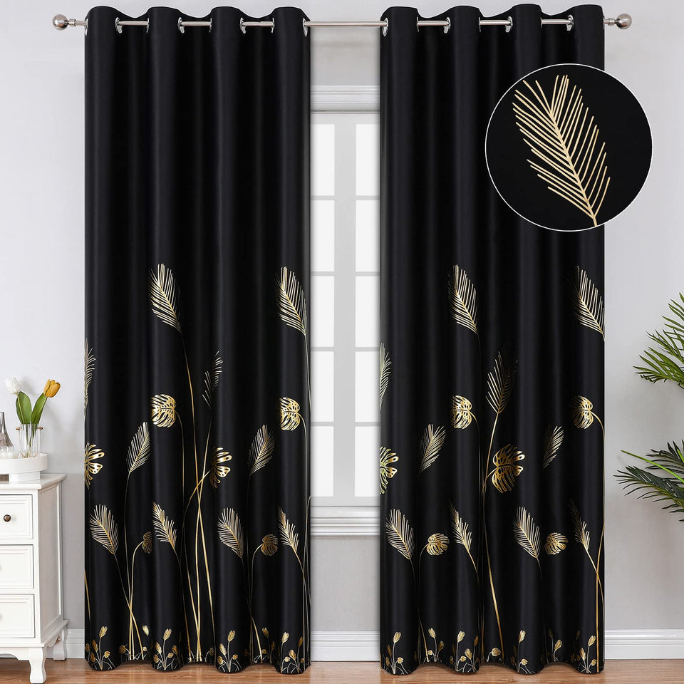 Estelar Textiler blackout curtains in a bedroom block light for a restful morning