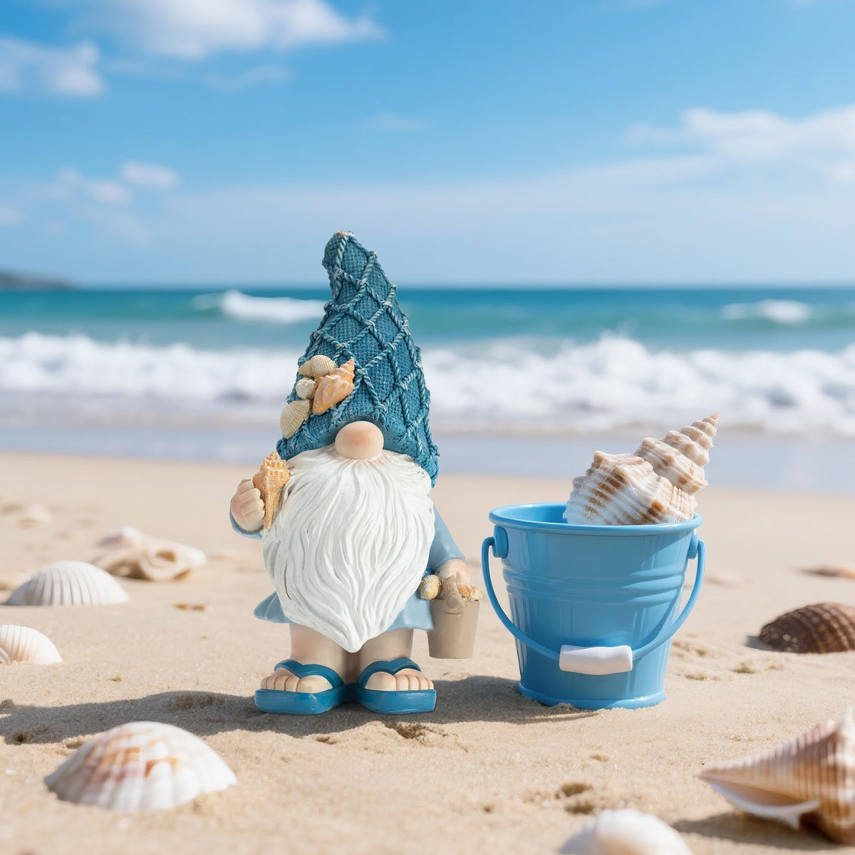 Etlemonde Summer Gift Gnome decor suits oceanside lovers and collectors.