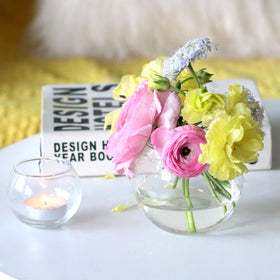 Etolies dessert and drink display ideas with clear bowls.