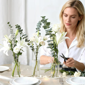 Etolies floating candle-ready vase showing ambient tabletop display
