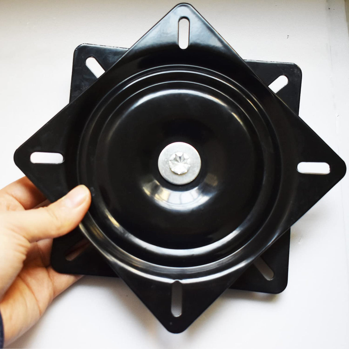 Evadow easy install slots help align mounts quickly.